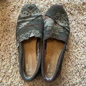 Women’s size 7.5 Toms slip ons